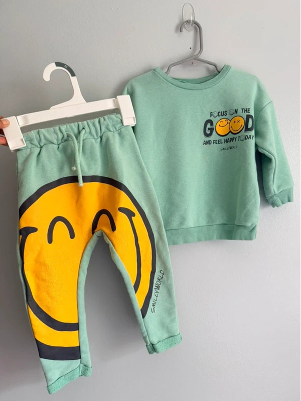 SmileyWorld Mint Green Sweatshirt & Jogger Set 18-24M